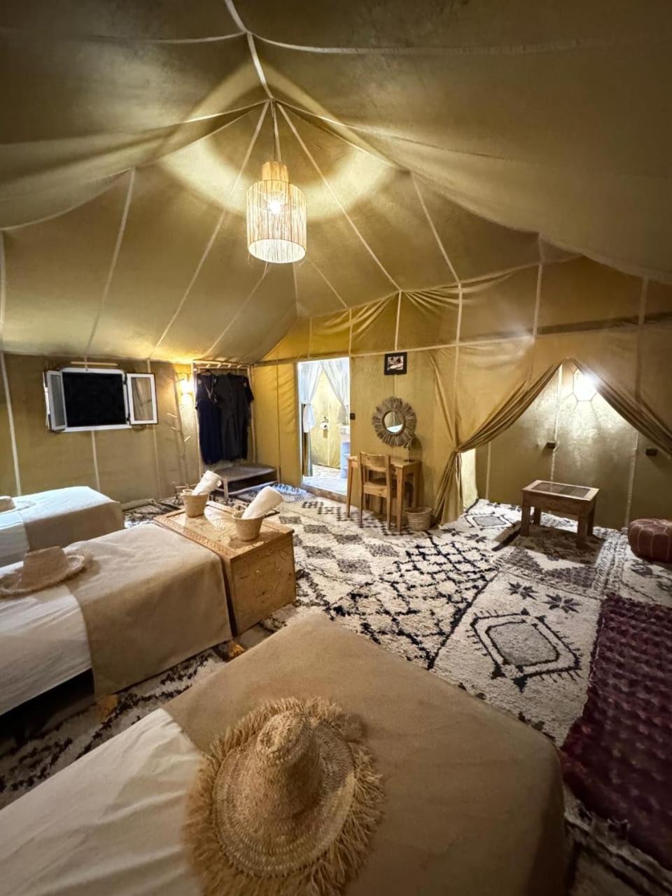 Desert Camp Camel & Sandboarding Мерцуга Екстериор снимка