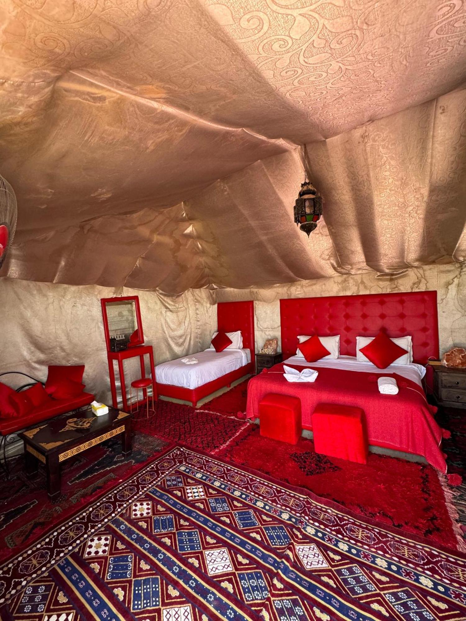 Desert Camp Camel & Sandboarding Мерцуга Екстериор снимка